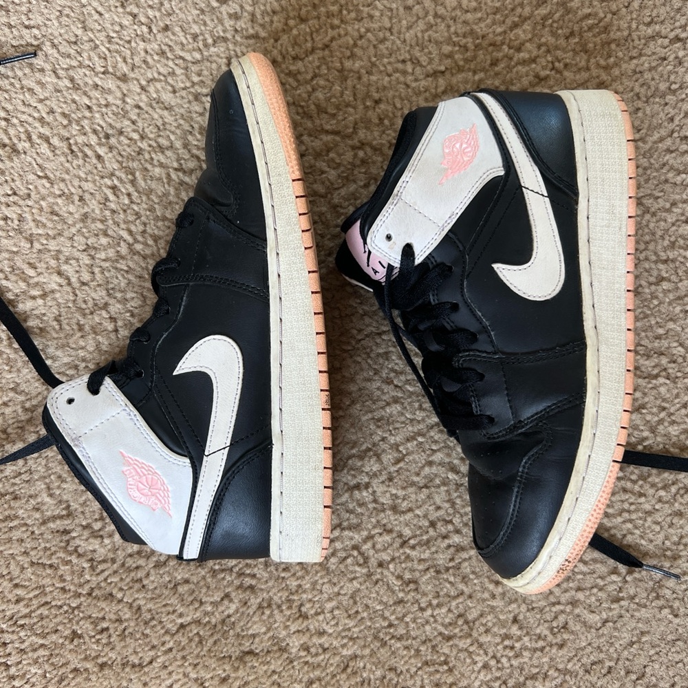 Black White & Pink Jordan 1s